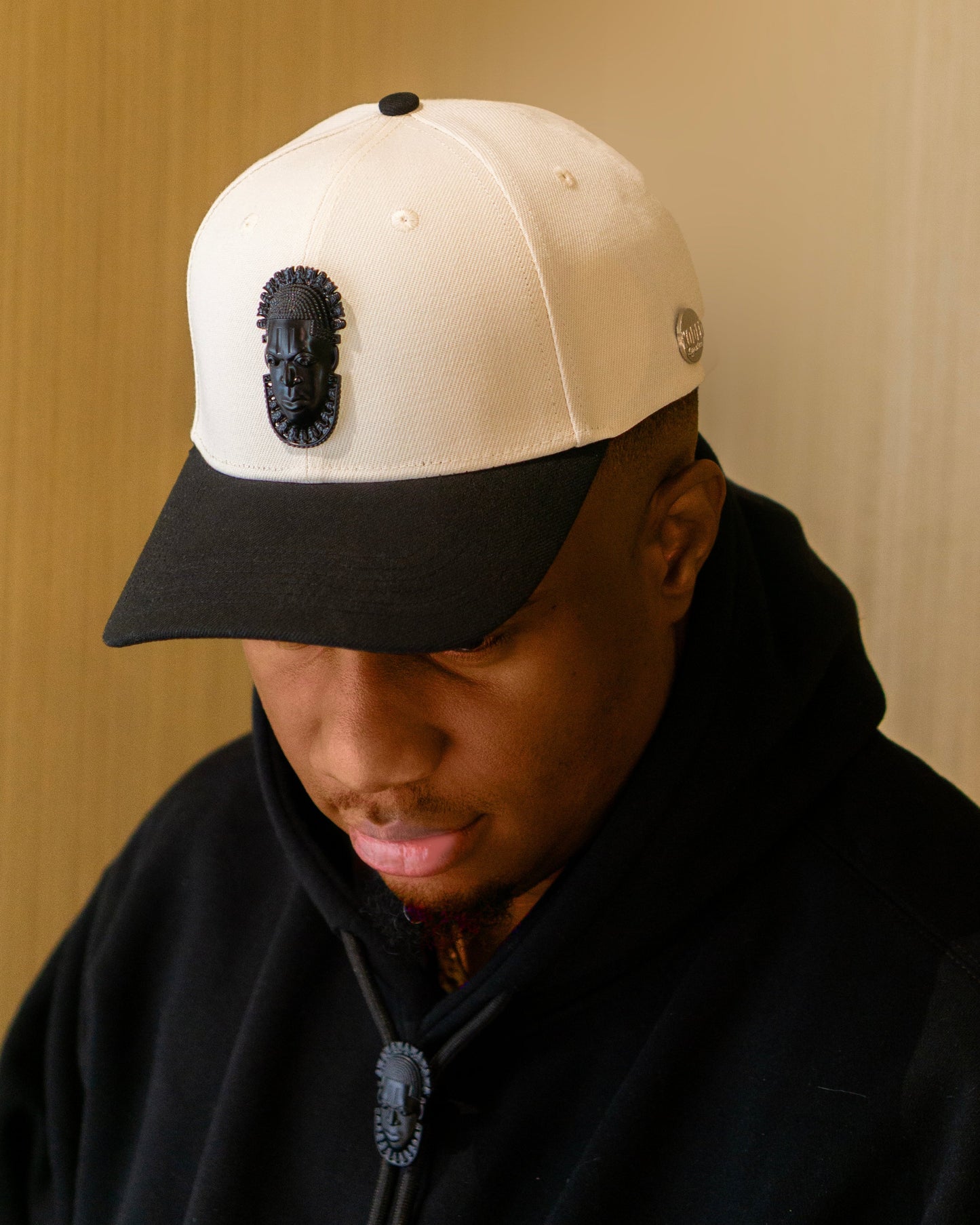 Queen Idia Cream/Black Snapback